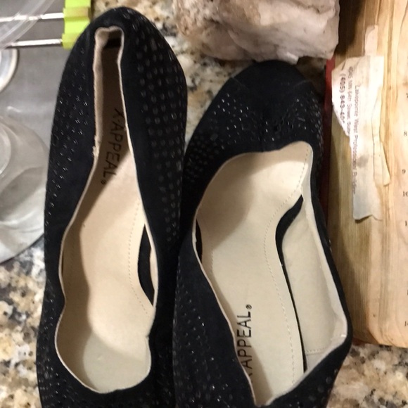 xappeal Shoes Xappeal Shoes Size M Black With Black Dot Open Toe